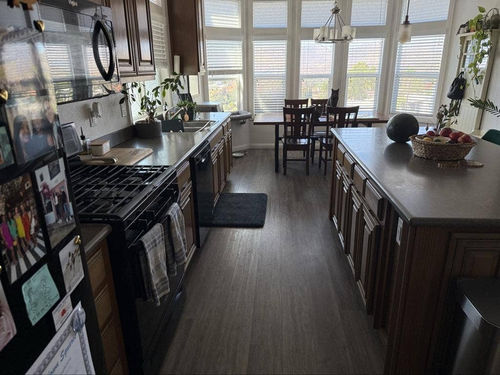 2 rooms for rent, female only