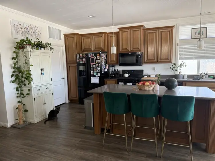 2 rooms for rent, female only