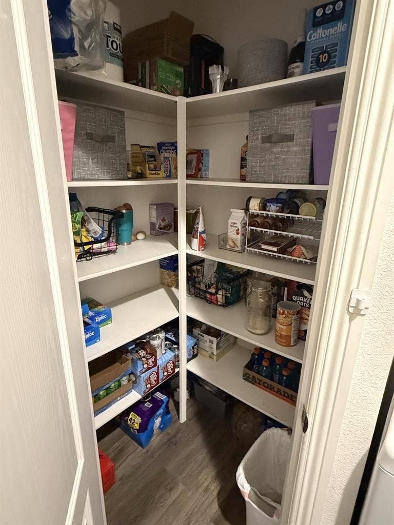 2 rooms for rent, female only