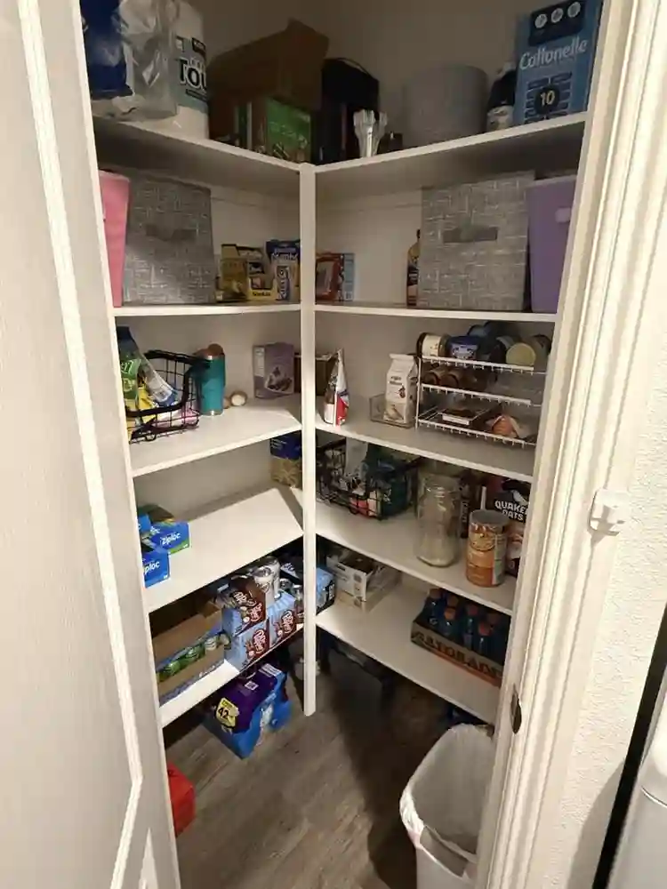 2 rooms for rent, female only