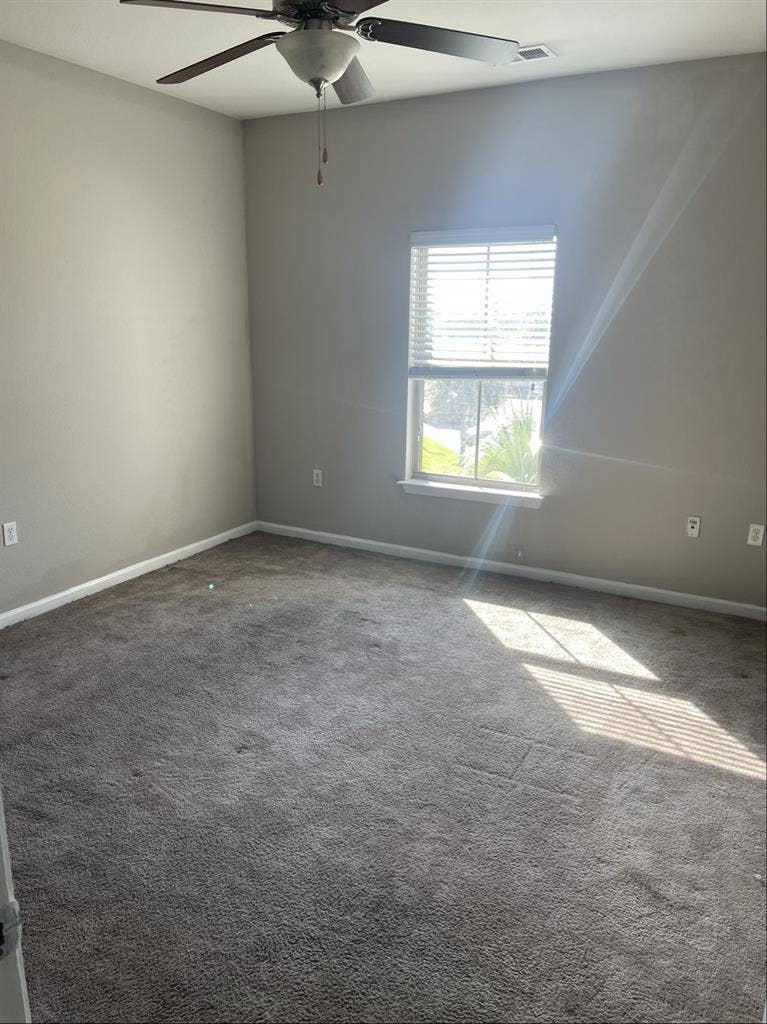 Unfurnished room in Ocoee