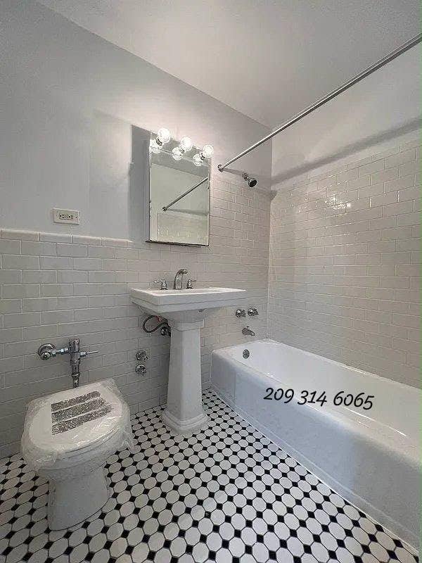 Apartment features LOTS