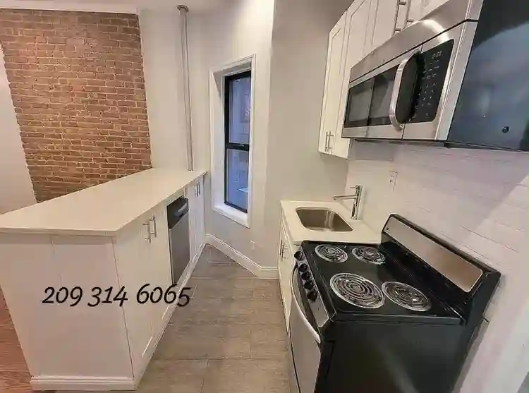 Apartment features LOTS