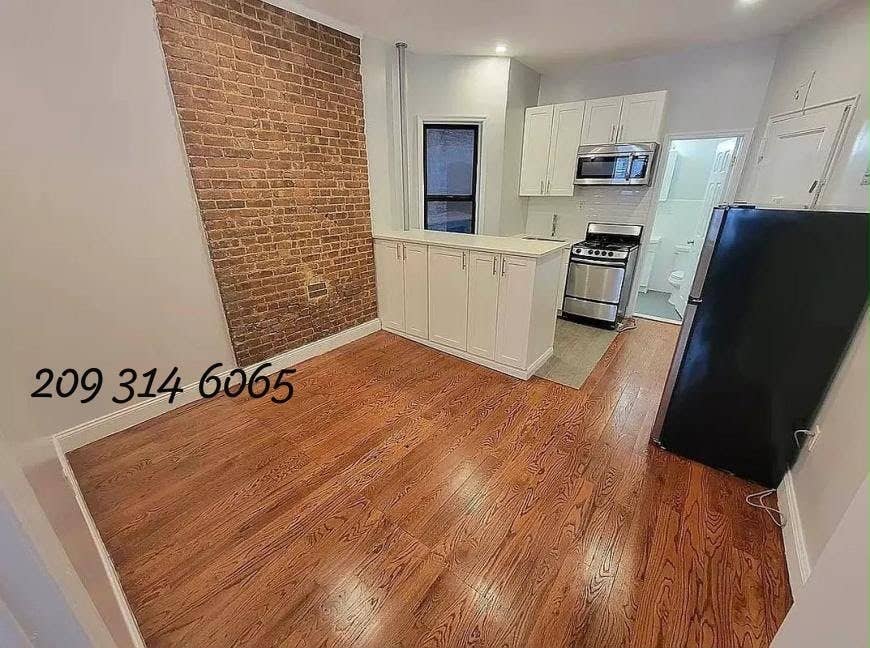 Apartment features LOTS