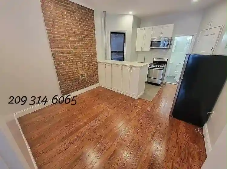 Apartment features LOTS
