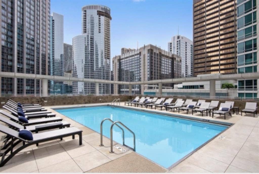 Furnished Streeterville 2BR/2BA