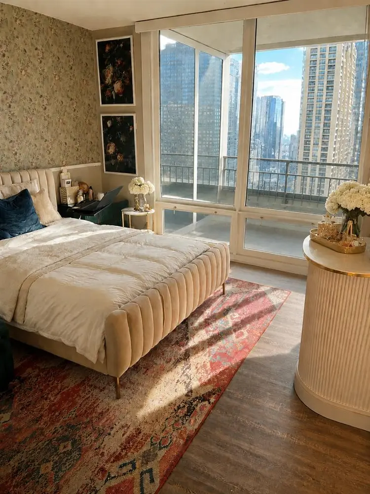 Furnished Streeterville 2BR/2BA