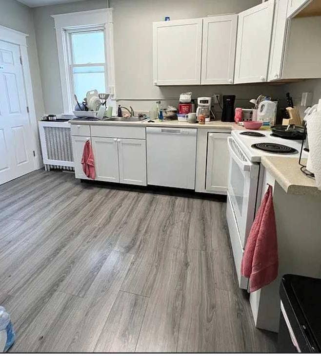 Room 4 rent on New Scotland Ave