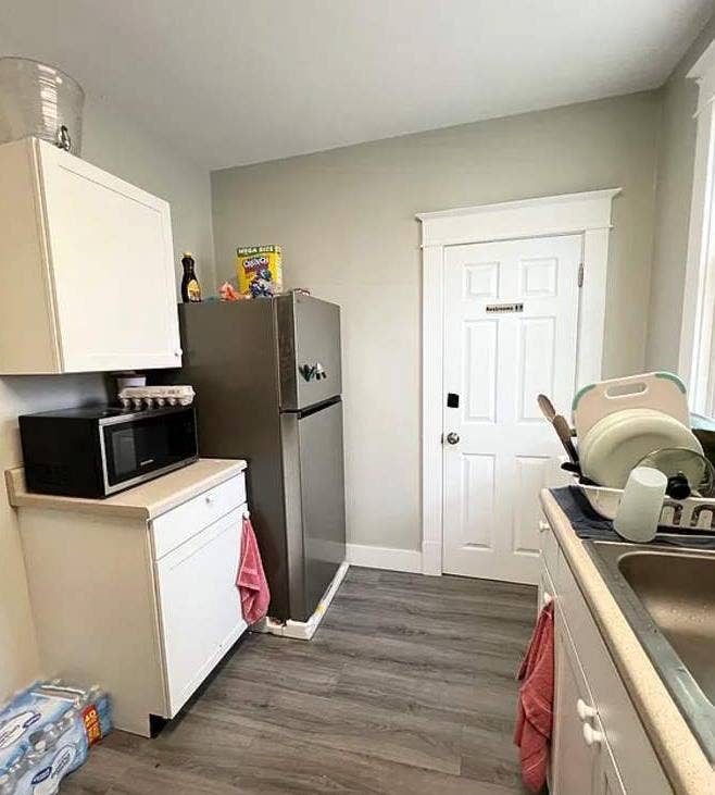 Room 4 rent on New Scotland Ave