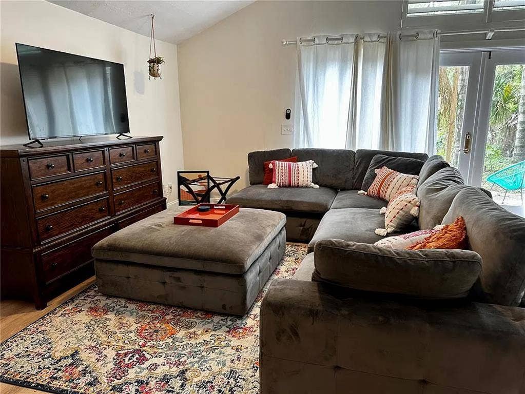 Beautiful 1bed - Move-in Ready