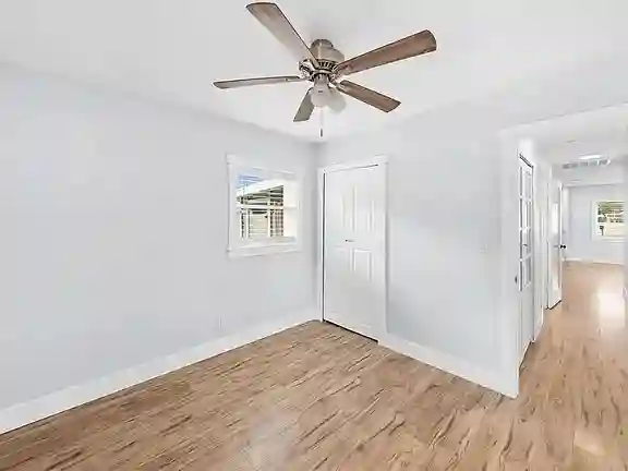 ROOMATES NEEDED
