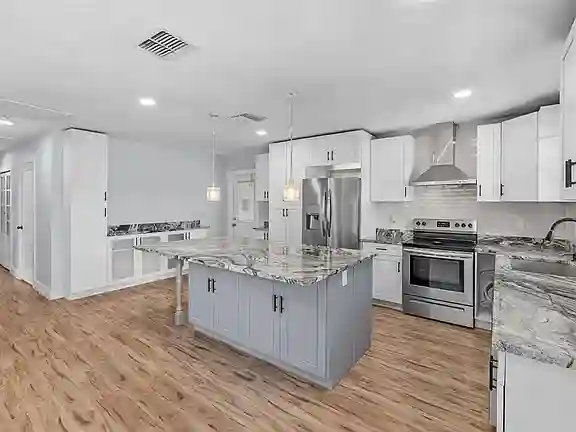 ROOMATES NEEDED