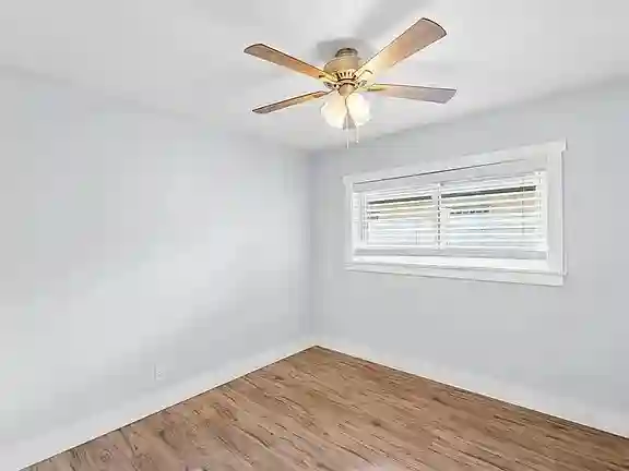 ROOMATES NEEDED
