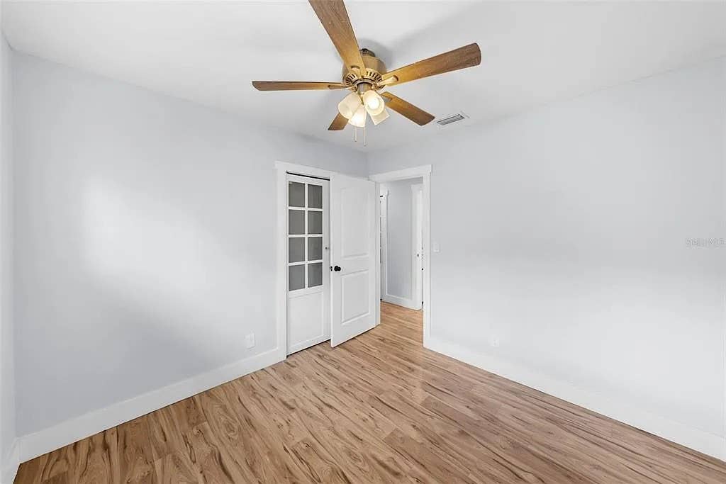 ROOMATES NEEDED
