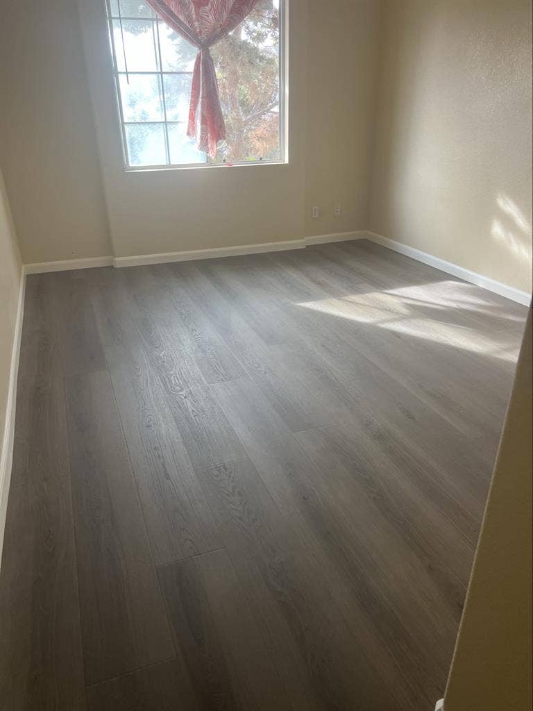 Looking for a roommate. Hayward