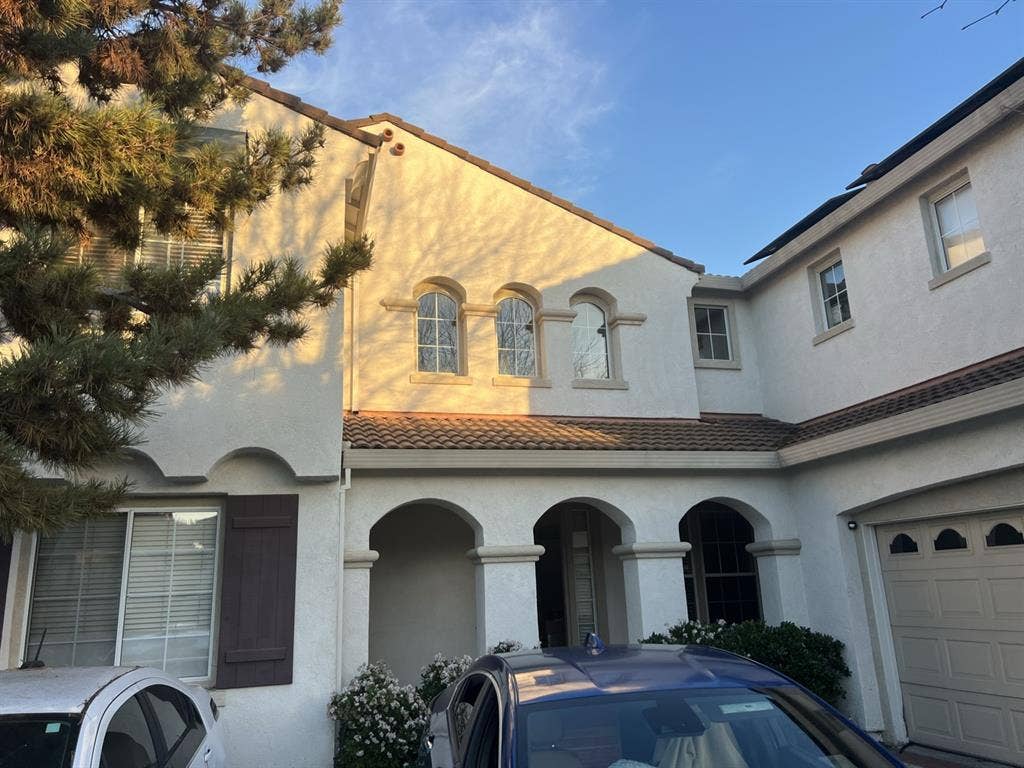 Looking for a roommate. Hayward