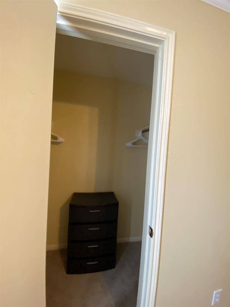 $750 Furnished Room in Cypress