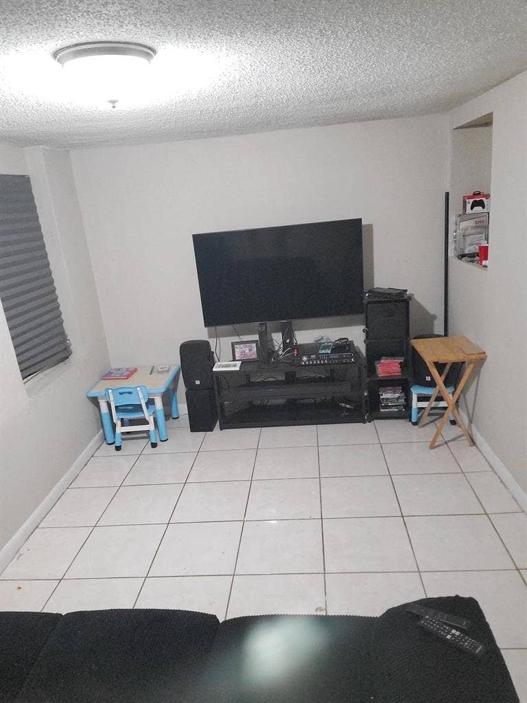 Affordable room in Orlando area.