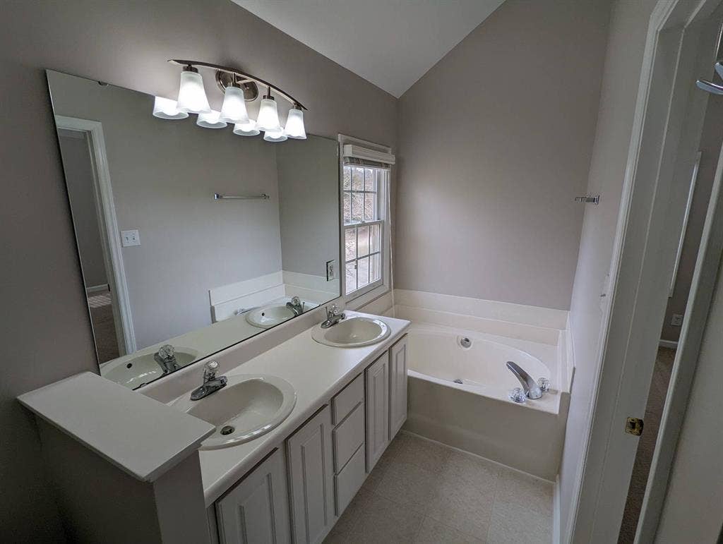 4 BR in Durham
