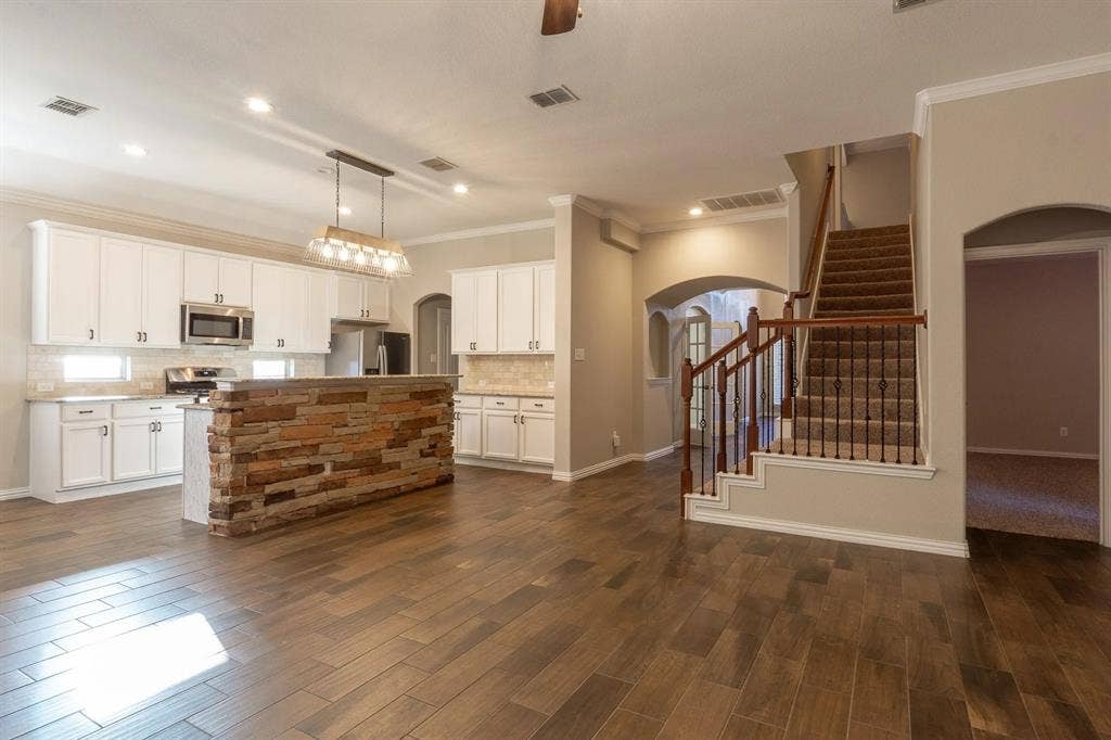 4 BR in Haslet