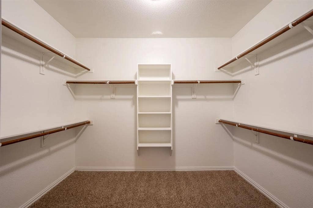 4 BR in Haslet