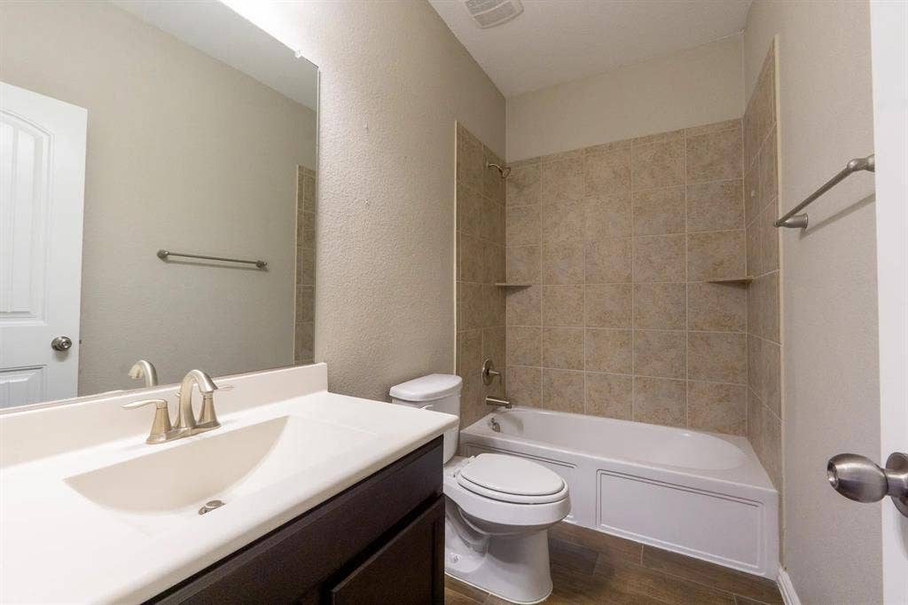 4 BR in Haslet