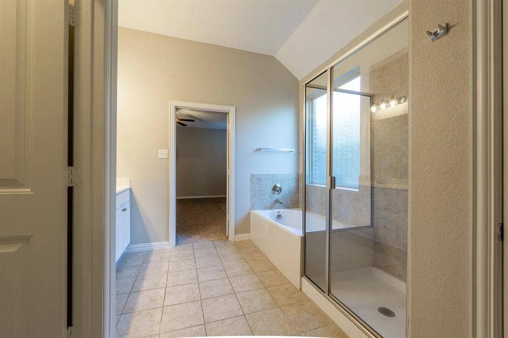4 BR in Haslet