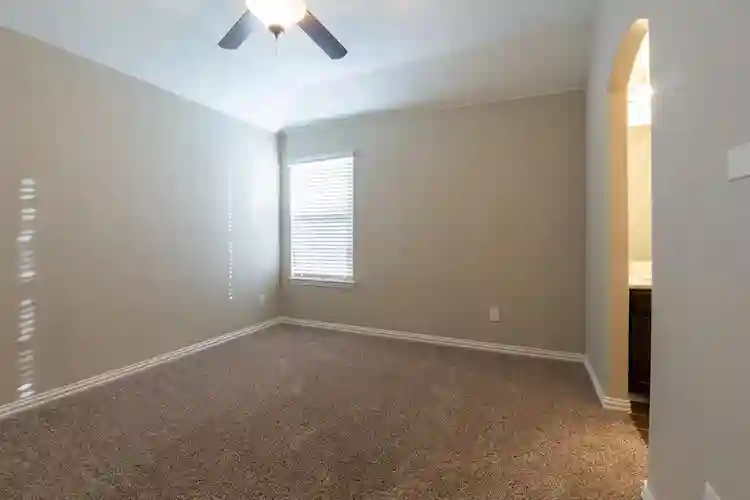 4 BR in Haslet