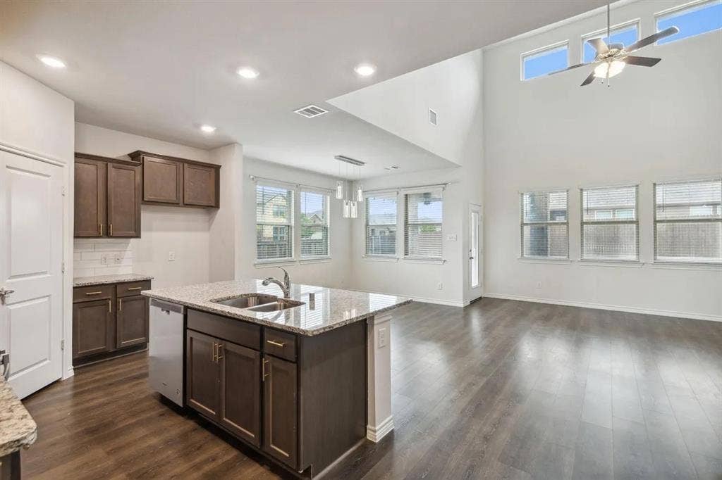 4 BR in Princeton