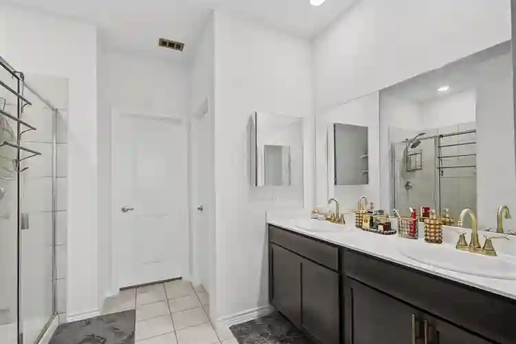 4 BR in Princeton
