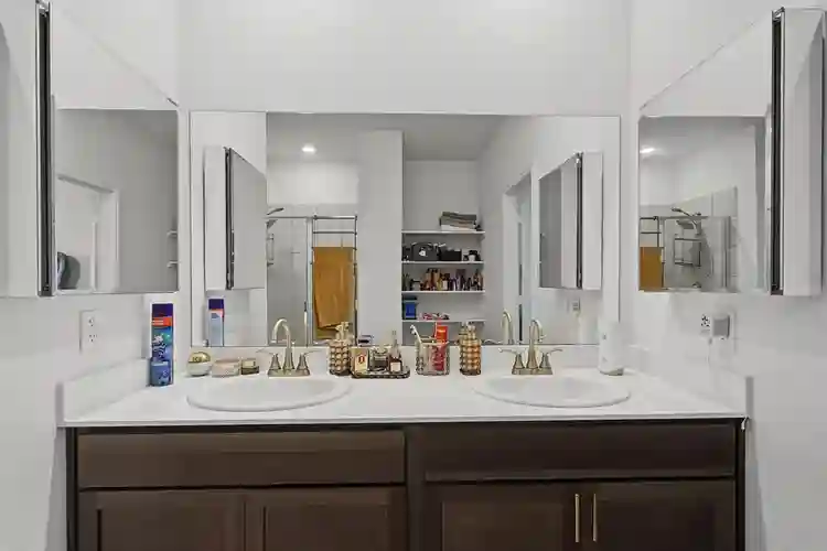 4 BR in Princeton