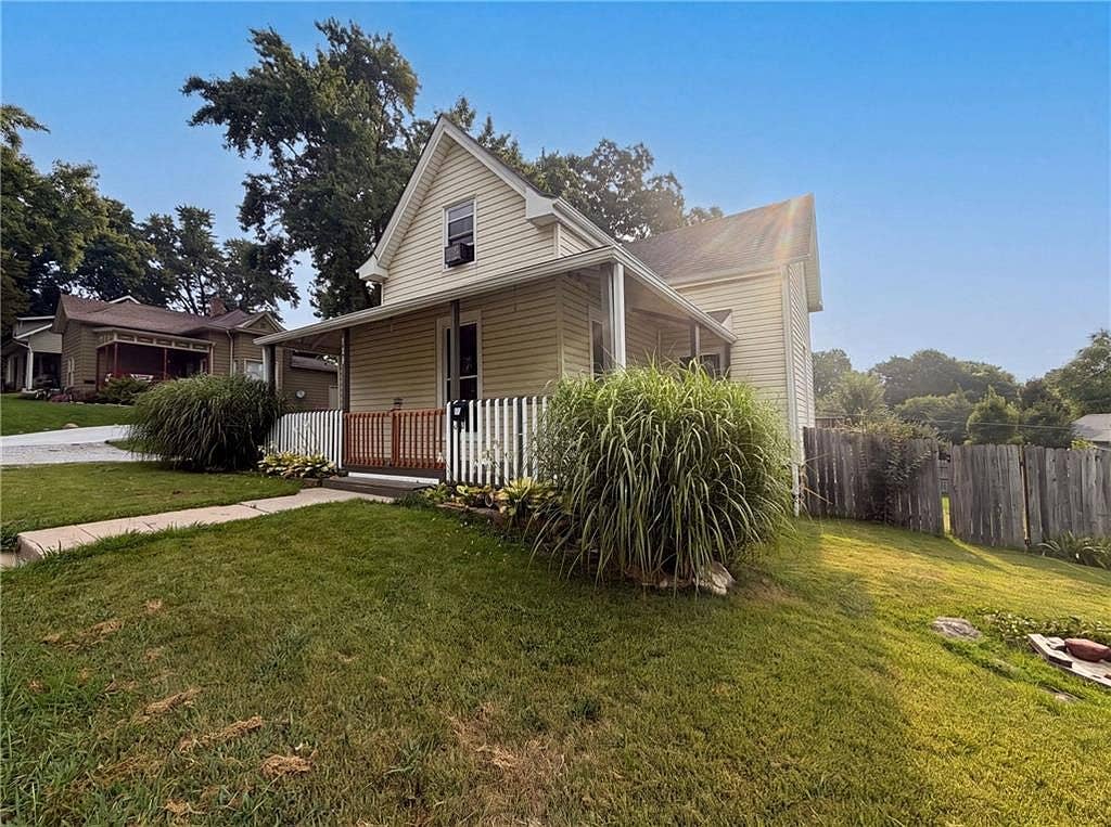 4 Bed 2 Bath