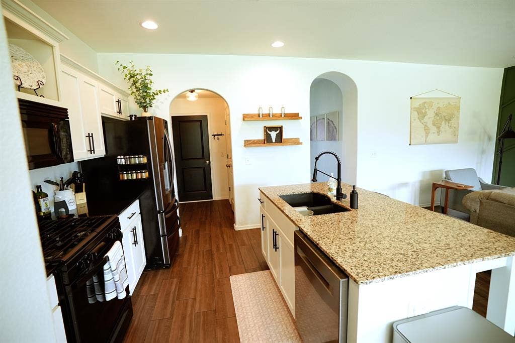 Furn. Room for Rent Utilities Inc.