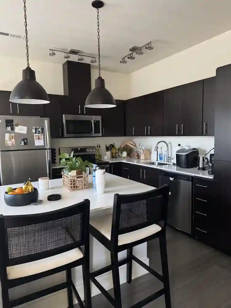 ROOMMATE NW REDMOND WANTED $900