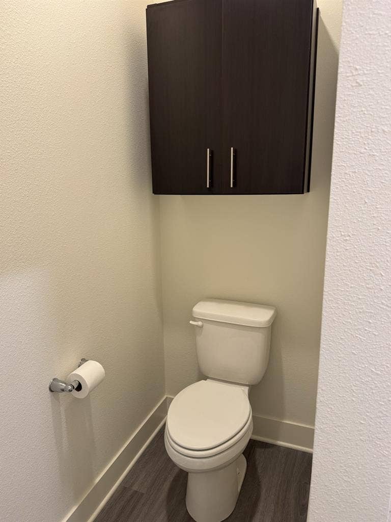 ROOMMATE NW REDMOND WANTED $900