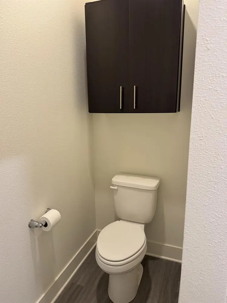 ROOMMATE NW REDMOND WANTED $900