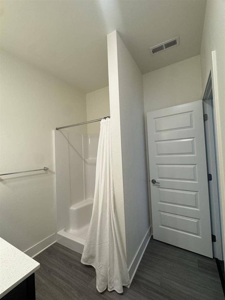 ROOMMATE NW REDMOND WANTED $900