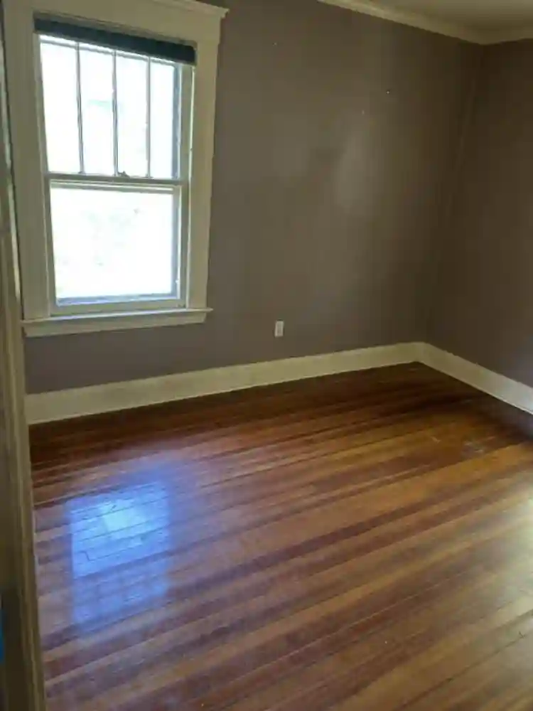 Large room available in LGBT+ home