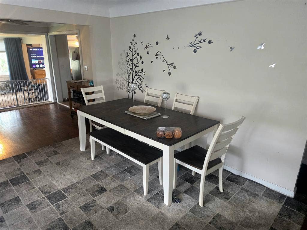 Room in Oak Park Michigan