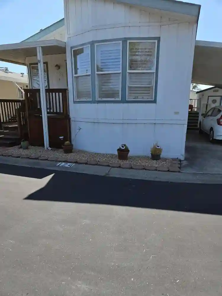Room for rent in Senior Park