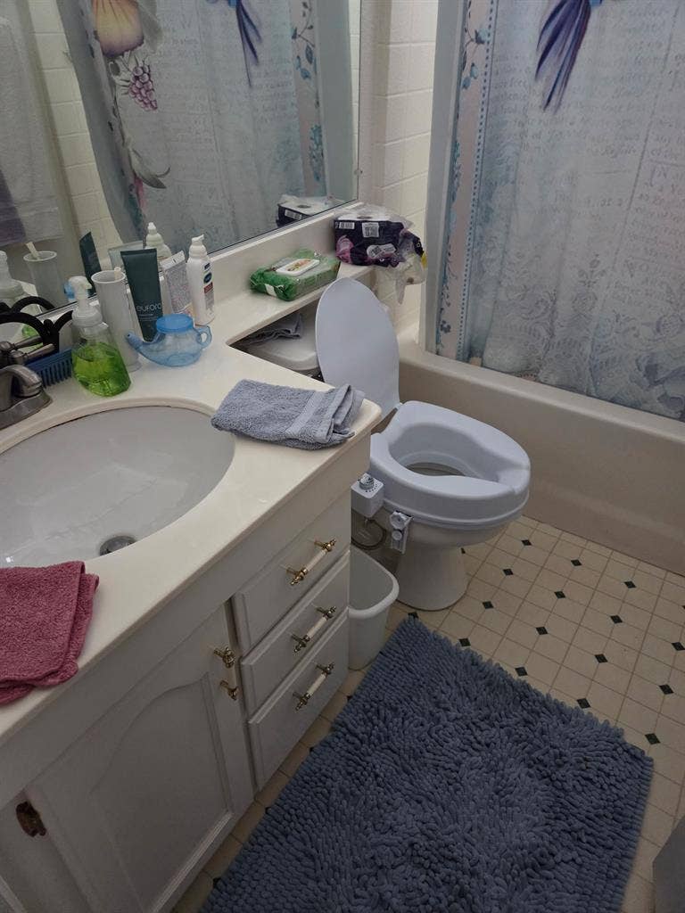 Room for rent in Senior Park