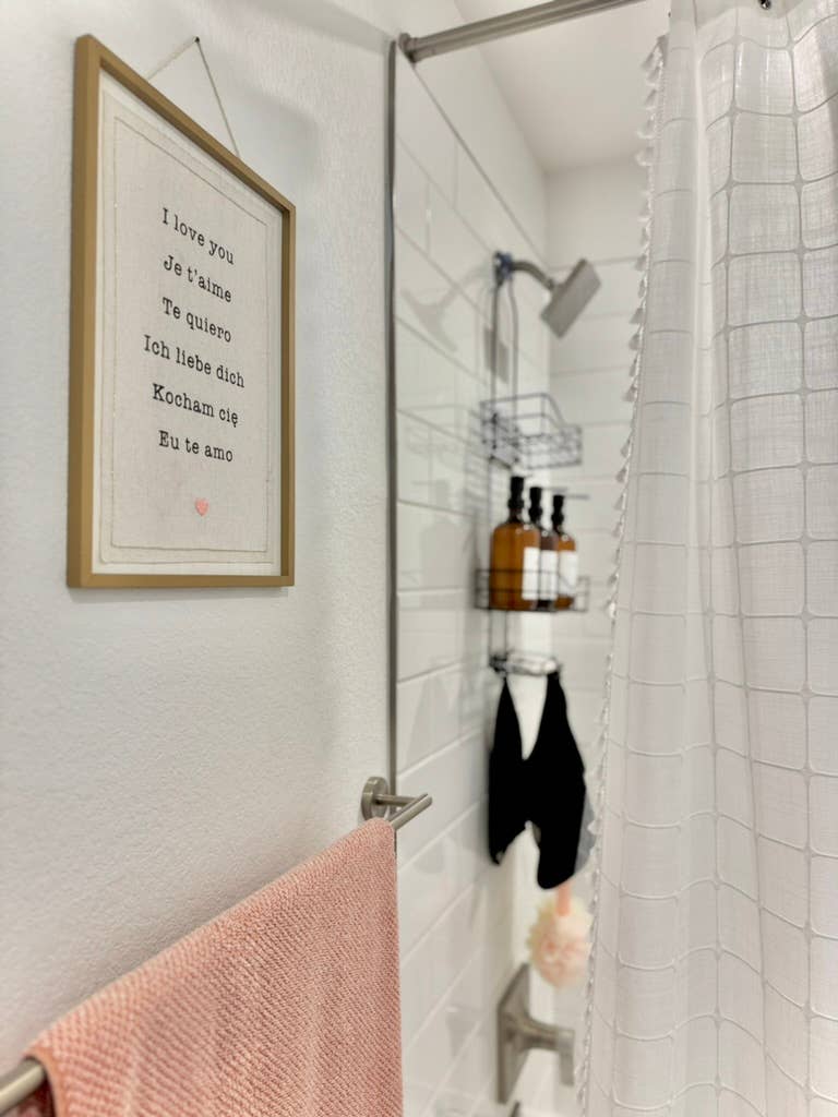 Roommate w/PRIVATE FULL bath