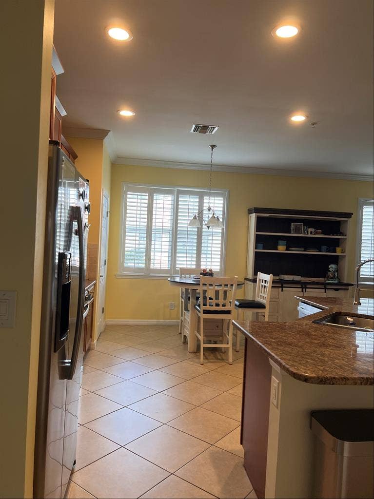 Furnished Condo to Share