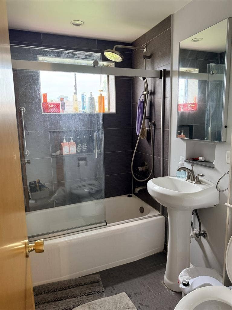Furnished Room in Morton Grove