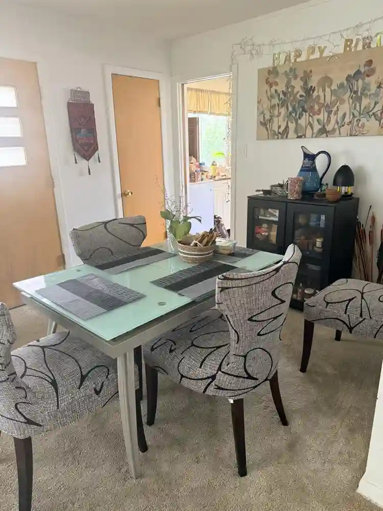 Furnished Room in Morton Grove