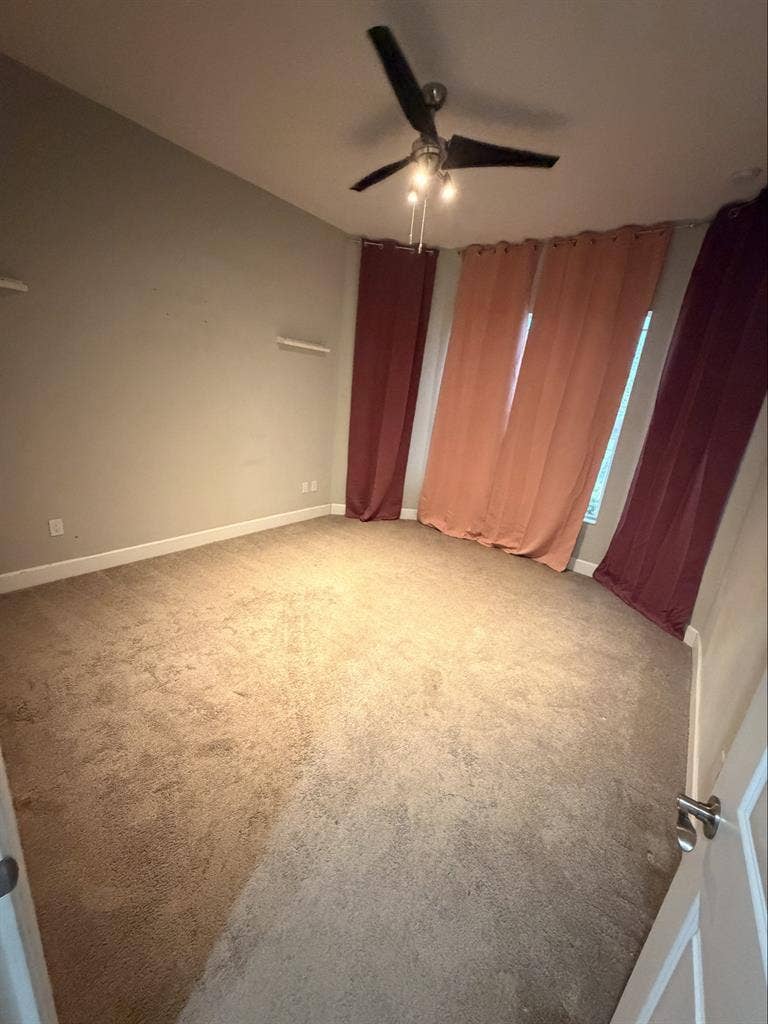 2 rooms for rent only woman