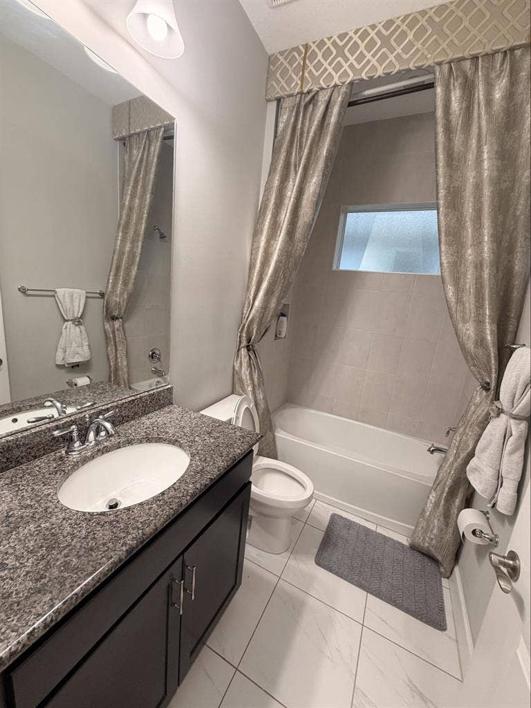 2 rooms for rent only woman