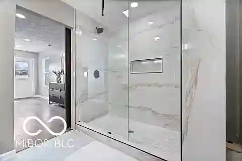 Fully furnished & close to downtown