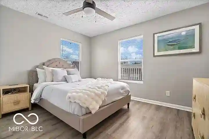 Fully furnished & close to downtown