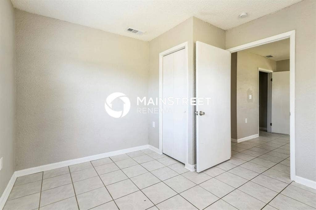 Room 4 rent, must be pet friendly